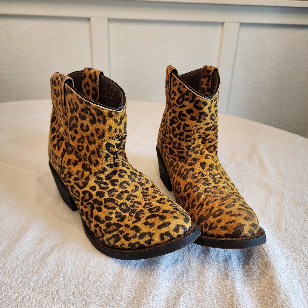 Leopard Print Laredo Leathet Ankle Cowgirl Boots - Picture 5 of 8